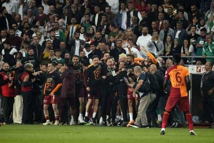 <p>Bir sonraki galeriye göz atın<br />
<br />
<br />
Galatasaray'ın şampiyonluğu Avrupa basınında!</p>