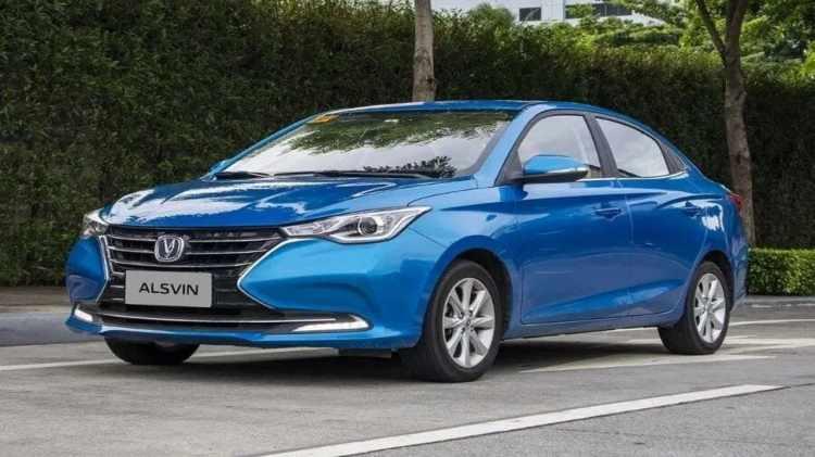 <p>Changan, her bütçeye uygun olarak geliştirdiği modellerle tanınan bir isim. Changan Alsvin modelinin en önemli artılarından birinin uygun fiyatı. Çin dışında bazı pazarlarda satışa sunulan Changan Alsvin modelinin Türkiye’de de satışa sunulması bekleniyor.</p>
