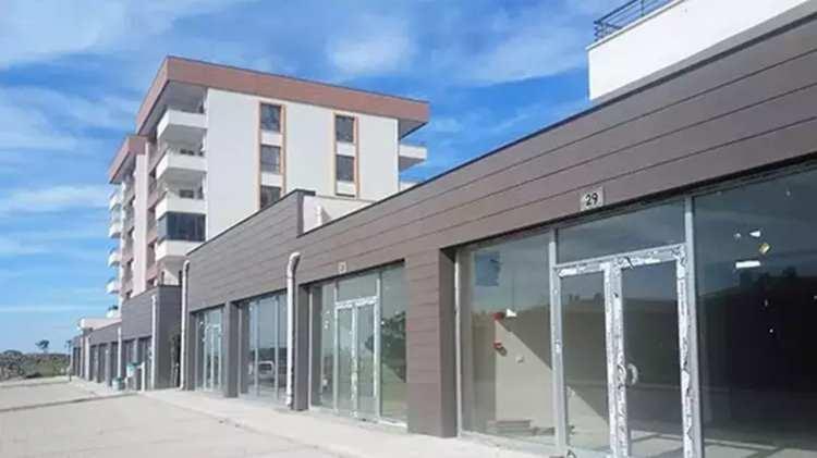 <p>31 Mayıs'ta gerçekleştirilecek olan açık artırmada, toplamda 36 ilde 33 konut ve 183 iş yeri satışa sunulacak. </p>