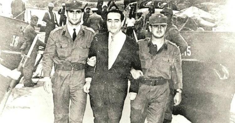 <p>27 Mayıs 1960 darbesinin ardından 592 kişinin yargılandığı ve bu yargılamaların sonunda Başbakan Adnan Menderes, Dışişleri Bakanı Fatin Rüştü Zorlu ve Maliye Bakanı Hasan Polatkan'ın idamına karar verildiği Marmara'daki Yassıada ise darbenin 60. yıl dönümünde Demokrasi ve Özgürlükler Adası adıyla açıldı.</p>

<p> </p>
