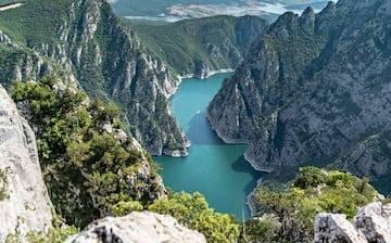 <p><strong><span style="color:#B22222">Samsun</span><br />
N&uuml;fusu 1.368.488 olan Samsun&rsquo;da bulunan mutsuz insanların il n&uuml;fusuna oranı y&uuml;zde 9,72.</strong></p>

<p>&nbsp;</p>
