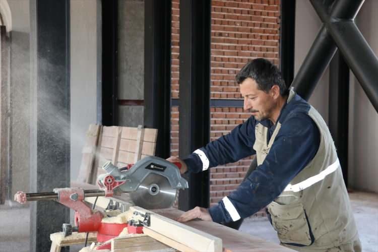 <p>Amasya Merzifon ilçesinde yer alan Sofular Mahallesi'nde 1865 yılında inşa edilen Kızlar Mektebi, Kültür ve Turizm Bakanlığınca restore edilerek kullanıma açılacak.</p>
