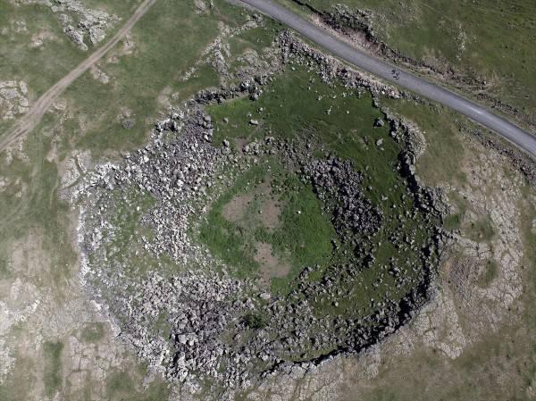 <p>Iğdır Valiliği, Ağrı Dağı'ndaki Korhan Meteor Çukuru’nun turizme kazandırılması için harekete geçti.</p>
