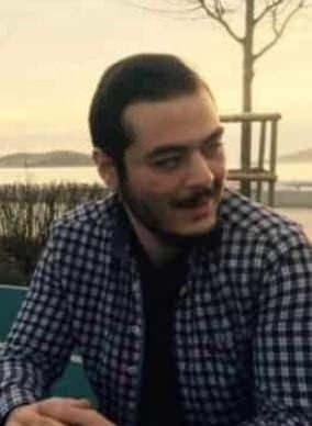 <p>İlçeye bağlı Şahmaran Mahallesi kırsalındaki Tahtaköprü Barajı kenarında buğday hasadı yapan biçerdöver operatörü, sazlık alanda bir erkek cesedi buldu.</p>