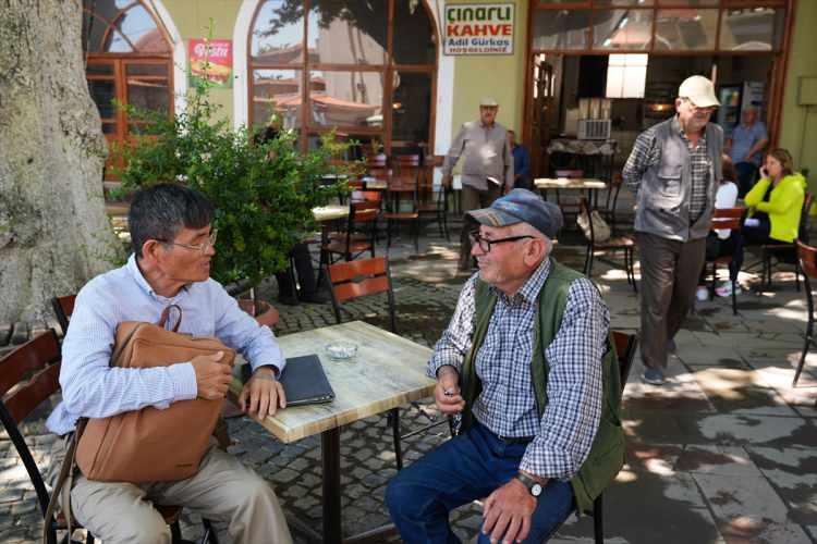 <p>Okawa, Türkiye'nin her şehrini de gezerek kültürel yaşama şahitlik etti.</p>
