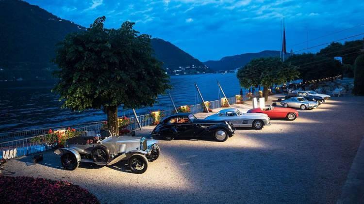 <p>En yeni Rolls-Royce’un Cullinan Series II’nin sahneye çıkması da, ziyaretçilerin alkışlarını toplarken, Villa Erba tarafındaki alanda ise, Lamborghini Miura, Lancia Stratos, Fiat 132 ve ilk BMW 5 Serisi gibi otomotiv güzelliklerini yaratan, yakın zamanda aramızdan ayrılan efsane tasarımcı Marcello Gandini'nin en ünlü modellerinin yer aldığı özel bir sergi vardı…</p>
<p> </p>