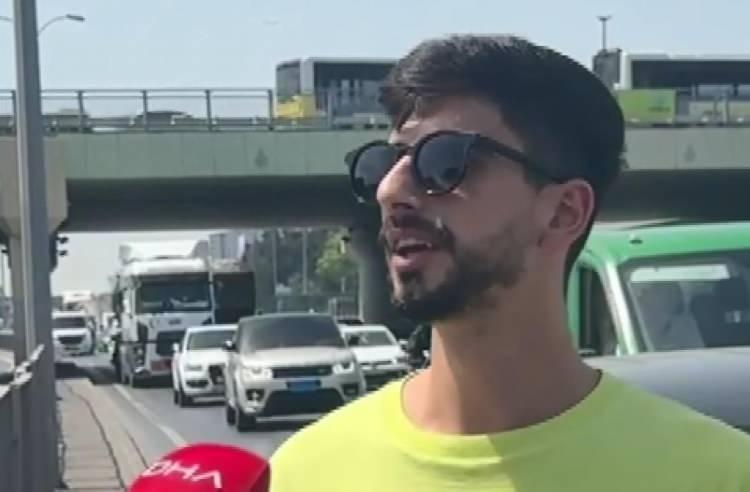 <p>Aracın camını kıran sürücü daha sonra yoluna devam etti. Araç sürücüsü Seyfi Demirbaş, polise ihbarda bulunarak şikayetçi oldu. </p>