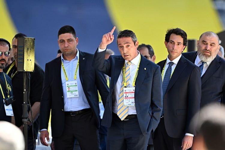 <p><strong> "Şekip Mosturoğlu'nun oyu fazlaydı. Karşı taraf çift el kaldırıyor. Kürsüyü işgal etmedik. Vefa Bey’in adil bir şekilde seçilmediğini söylemeye gittik."</strong></p>