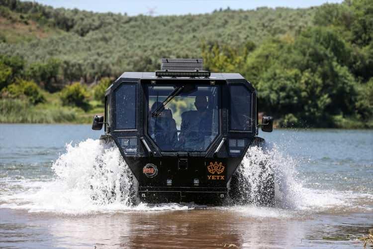 <p>Turizm ve insani yardım kuruluşlarınca da tercih edilen aracın Bursa'daki üretiminde bir yılı geride bıraktıklarını belirten Ersöz, şöyle devam etti:</p>