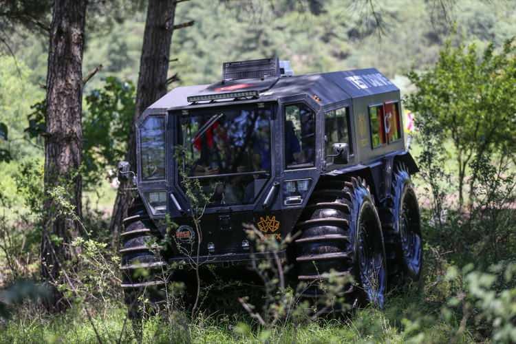 <p>Ersöz, yerlileştirdikleri parçaları yurt dışındaki grup şirketlerine de göndererek ülke ekonomisine katkı sağladıklarını dile getirdi.</p>