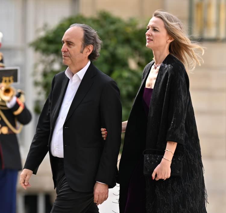 <p>Yemeğe, Free Telekom Grup CEO'su Xavier Niel ve eşi Delphine Arnault da katıldı.</p>