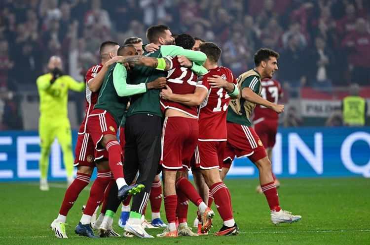 <p>* MACARİSTAN<br />
<br />
* A GRUBU<br />
<br />
<strong>Kaleciler :</strong> Dénes Dibusz (Ferencvaros), Péter Gulácsi (RB Leipzig), Péter Szappanos (Paks).<br />
<br />
<strong>Defans:</strong> Botond Balogh (Parma), Endre Botka (Ferencvaros), Palkó Dárdai (Hertha Berlin), Attila Fiola (MOL), Ádám Lang (Omonia Nicosia), Willi Orbán (RB Leipzig), Attila Szalai (Freiburg).<br />
<br />
<strong>Orta saha:</strong> Bolla Bendegúz (Servette), Kata Mihály (MTK Budapeşte), Milos Kerkez (Bournemouth), László Kleinheisler (HNK Hajduk Split), Ádám Nagy (Spezia), Zsolt Nagy (Puskas Akademia), Loïc Négo (Le Havre), András Schäfer (Union Berlin), Callum Styles (Sunderland).<br />
<br />
<strong>Forvet</strong>: Ádám Martin (Ulsan Hyundai), Kevin Csoboth (Ujpest), Dániel Gazdag (Philadelphia Union), Krisztofer Horváth (Kecskeméti), Roland Sallai (Friburgo), Dominik Szoboszlai (Liverpool), Roland Varga (ACS Sepsi).</p>