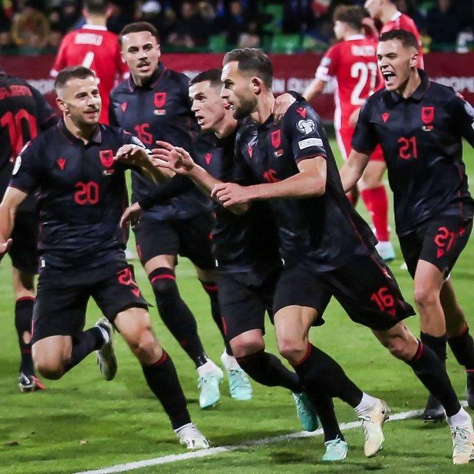 <p>* ARNAVUTLUK<br />
<br />
* B GRUBU<br />
<br />
<strong>Kaleci:</strong> Etrit Berisha (Empoli), Thomas Strakosha (Brentford), Elhan Kastrati (Cittadella), Simon Simoni (Eintracht Frankfurt)<br />
<br />
<strong>Defans:</strong> Berat Gjimshiti (Atalanta), Elseid Hysaj (Lazio), Ivan Balliu (Rayo Vallecano), Ardian Ismajli (Empoli), Arlind Ajeti (Cluj), Naser Aliji (Voluntari), Mario Mitaj (Lokomotiv Moskova), Enea Mihaj (Famalicao), Marash Kumbulla (Sassuolo)<br />
<br />
<strong>Orta saha:</strong> Amir Abrashi (Grasshopper), Kristjan Asllani (Inter), Nedim Bajrami (Sassuolo), Medon Berisha (Lecce), Klaus Gjasula (Darmstadt), Qazim Laçi (Sparta Prag), Ernest Muçi (Beşiktaş), Ylber Ramadani (Lecce)<br />
<br />
<strong>Forvet:</strong> Jasir Asani (Gwangju), Armando Broja (Fulham/Chelsea), Mirlind Daku (Rubin Kazan), Arber Hoxha (Dinamo Zagreb), Rey Manaj (EMS Yapı Sivasspor), Taulant Seferi (Baniyas)</p>