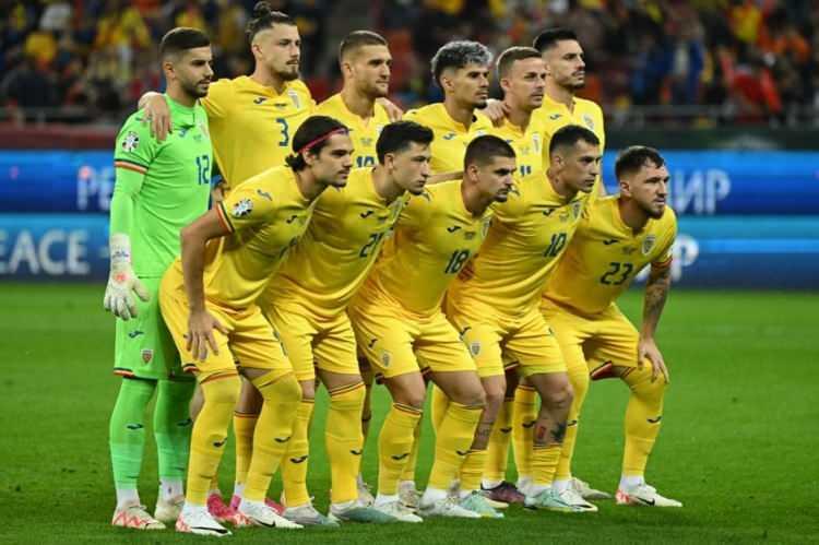 <p>* ROMANYA<br />
<br />
* E GRUBU<br />
<br />
<strong>Kaleci</strong>: Florin Nita, Horatiu Moldovan, Stefan Tarnovanu<br />
<br />
<strong>Defans</strong>: Nicusor Bancu, Andrei Burca, Ionut Nedelcearu, Adrian Rus, Andrei Ratiu, Radu Dragusin, Vasile Mogos, Bogdan Racovitan<br />
<br />
<strong>Orta saha:</strong> Nicolae Stanciu, Razvan Marin, Alexandru Cicaldau, Ianis Hagi, Dennis Man, Valentin Mihaila, Marius Marin, Darius Olaru, Deian Sorescu, Florinel Coman, Adrian Sut<br />
<br />
<strong>Forvet:</strong> George Puscas, Denis Alibec, Denis Dragus, Daniel Birligea</p>