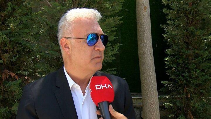 <p>"PIRLANTA GİBİ BİR İNSANDI"</p>

<p><br />
Çocuklar Duymasın dizisinde birlikte rol aldığı Fatma Karanfil'i son yolculuğunda yalnız bırakmayan Devlet Tiyatroları Genel Müdürü Tamer Karadağlı, "Çok üzgünüz, bu değerlerimizi tek tek kaybediyoruz. Bir de yakın tanıdığım biriydi Fatma abla. Birlikte uzun süre çalıştık. 'Çocuklar Duymasın'da birlikte çalıştık. Dominant teyzenin annesini oynuyordu ve çok gülüyorduk. Yani pırlanta gibi bir insandı. Çok profesyonel, çok neşeli, hayat dolu, örnek bir oyuncuydu" dedi.</p>
