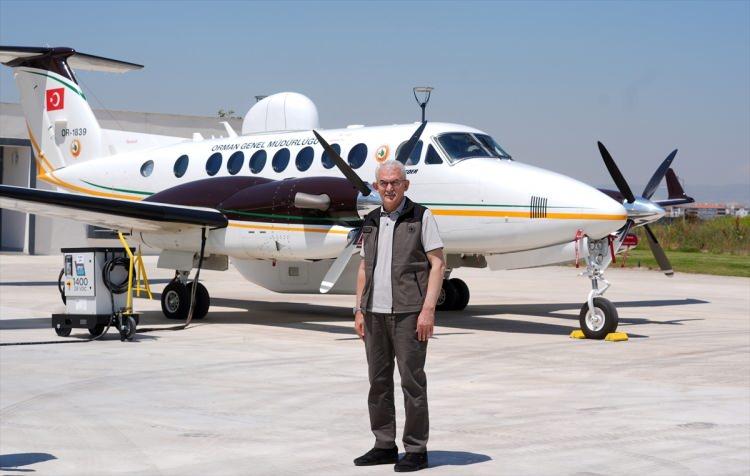 <p>Geçen yıl yangın söndürmede kullanılan 4 uçak ve 2 helikopterin OGM'nin envanterine alındığı bilgisini veren Karacabey, bu yıl da 4 ilave yangın söndürme uçağını kurumun demirbaş listesine eklediklerini ifade etti.</p>
