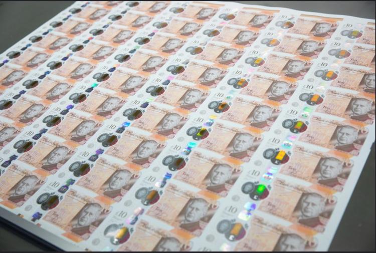 <p><span style="color:#B22222"><strong>İLGİ ARTTI</strong></span></p>

<p> </p>

<p><strong>​</strong>Yeni banknotlar yıpranmış olanların yerine ve banknotlara olan talepteki genel artışı karşılamak için basılacak.</p>

