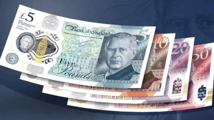 <p><span style="color:#B22222"><strong>11 YILLIK FOTOĞRAF</strong></span></p>
<p> </p>
<p>Kral Charles'ın portresini taşıyan ilk banknotlar geçen yıl basılmıştı. Banknotlarda yer alan Kral Charles portresi, 2013'te çekilen bir fotoğrafa dayanıyor.<strong></strong></p>