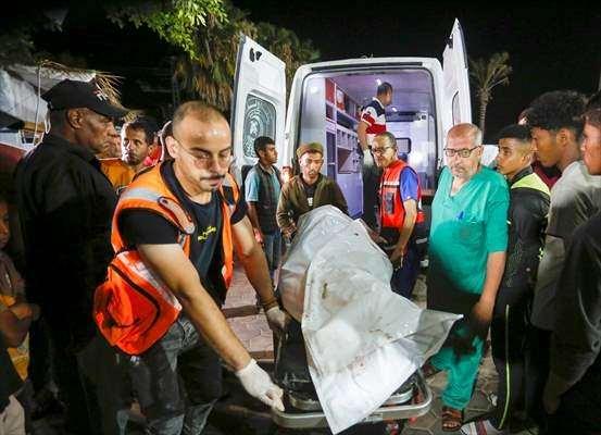 <p>Saldırıda aralarında Nusayrat Belediye Başkanı İyad el-Meğari'nin de bulunduğu en az 5 kişi hayatını kaybetti.</p>

<p> </p>
