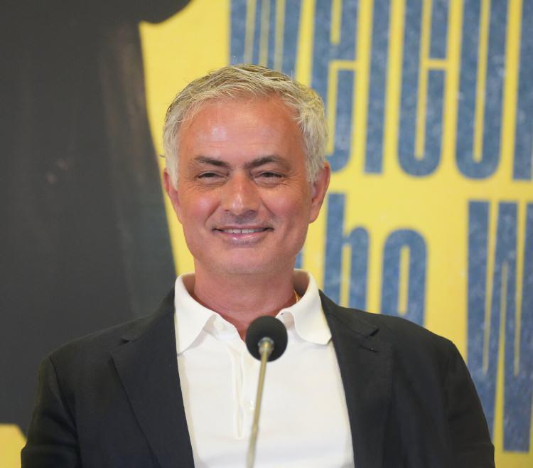 <p>Fenerbahçe'nin yeni teknik direktörü Jose Mourinho'nun kariyerinde görev aldığı takımlardaki en pahalı transferleri incelendi.</p>
