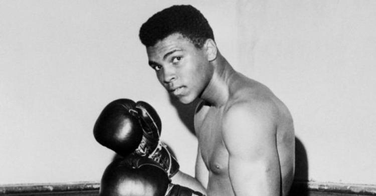 <p>12 yaşındaki Muhammed Ali, bisikletinin çalınmasının ardından karakola başvurdu. Karakolda, sinirlerini kontrol altına almakta zorlanan Ali'ye boks yapması tavsiyesinde bulunuldu.</p>
