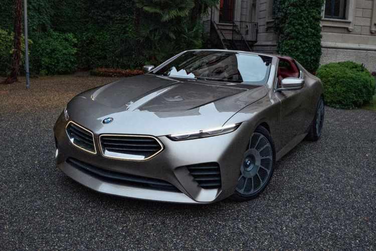 <p>Frezelenmiş aluminyum taşıyıcılar üzerine yerleştirilmiş bu BMW’nin 8-Serisi Cabriolet’nin iki kişilik hali olarak düşünülmüş olabileceği akla geliyor.</p>
<p> </p>