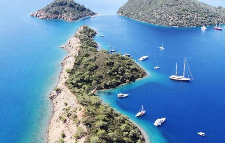 <p>Geçen yıl mavi bayraklı 551 plajı bulunan Türkiye'de, Samsun, Mersin, Kocaeli, Bartın, Ordu, Zonguldak ile Van, mavi bayrak sayısı değişmeyen iller oldu.</p>
<p> </p>