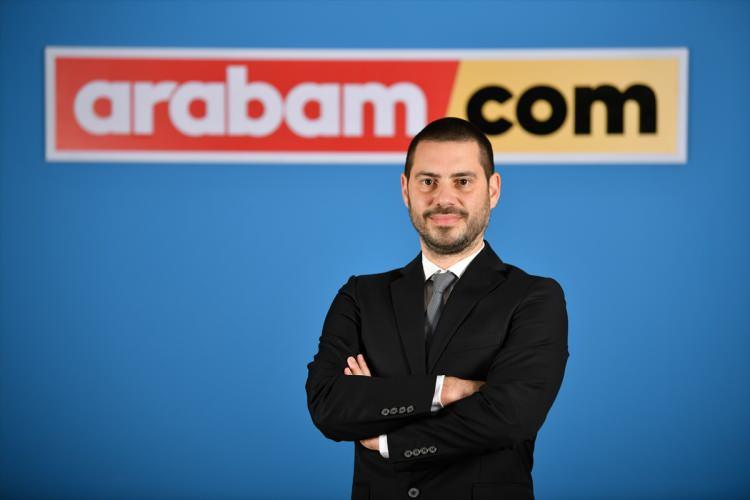 <p>Trink sat! & arabam.com Oto Ekspertiz Genel Müdür Yardımcısı Halil Ali Şenay da ikinci el ilanlarındaki araç fiyatlarına bakıldığında gözle görülür bir düşüşün henüz gözlemlenmediğini fakat son dönemde gerçekleşen 0 kilometre araç kampanyaları neticesinde gerçek satış fiyatlarında düşüş olduğunu dile getirdi.</p>