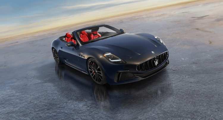 <p><strong><span style="color:#B22222">3) MASERATİ </span> | 111 ADET</strong></p>