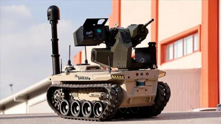 <p><span style="color:#B22222"><strong>22) UZAKTAN KUMANDALI SİLAH SİSTEMİ BARKAN'A ENTEGRE EDİLDİ</strong></span></p>
<p> </p>
<p>UNIROBOTOTICS'in TRAKON LITE Uzaktan Kumandalı Silah Sistemi (UKSS), HAVELSAN'ın BARKAN insansız kara aracına entegre edildi</p>