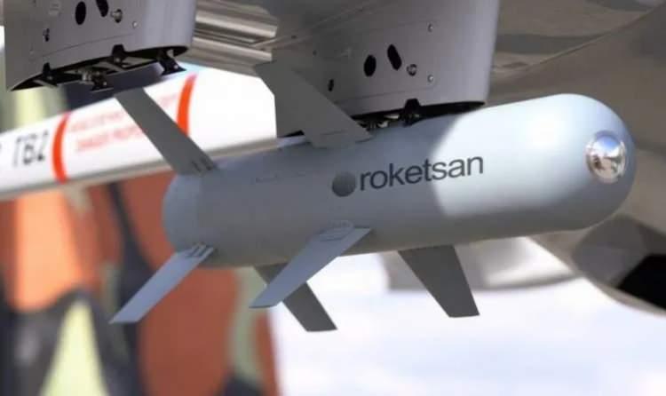 <p><span style="color:#B22222"><strong>26) ROKETSAN MAM-L İLE HEDEF BAŞARIYLA VURULDU</strong></span></p>
<p> </p>
<p>ASELFLIR-500 EO/IR/LD kamera testleri kapsamında, BAYKAR tarafından geliştirilen Bayraktar TB2, ASELSAN tarafından geliştirilen ASELFLIR-500 ile işaretlenen hedefini, ROKETSAN KMC + CİRİT ile başarıyla vurdu</p>