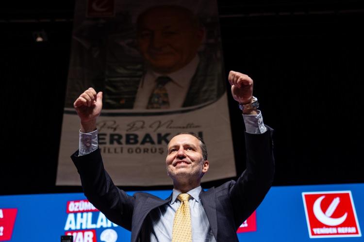 <p>10 - Fatih Erbakan:%2,2</p>