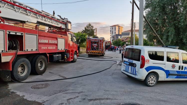 <p>Ev sahibi İ.Y.'nin eşi gazetecilere yaptığı açıklamada, “Kalender diye burayı beklemesi için evimize oturttuk. 2 yıldır da kendisinden kira almadık. Su borusu patladı diye bizi aradı. Biz de üst kattaki kiracı ile birlikte yaptır deyince ben para filan vermem dedi. Daha sonra tamam biz yaptırırız sen evden çık deyince de bize evi boşalt dediniz, diye evi ateşe vermiş” diye konuştu.</p>
