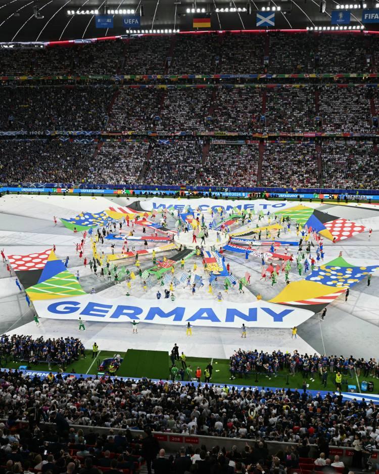 <p>EURO 2024 Avrupa Futbol Şampiyonası, Almanya-İskoçya maçı öncesi muhteşem bir törenle açıldı.</p>
