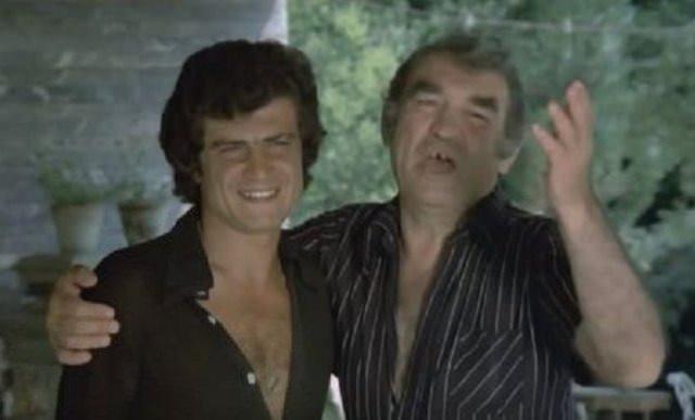 <p>Filmde şımarık zengin çocuğu Oktay karakterini canlandıran Eriş Akman'ın son hali, zamanın ona da acımadığını gösteriyor.</p>