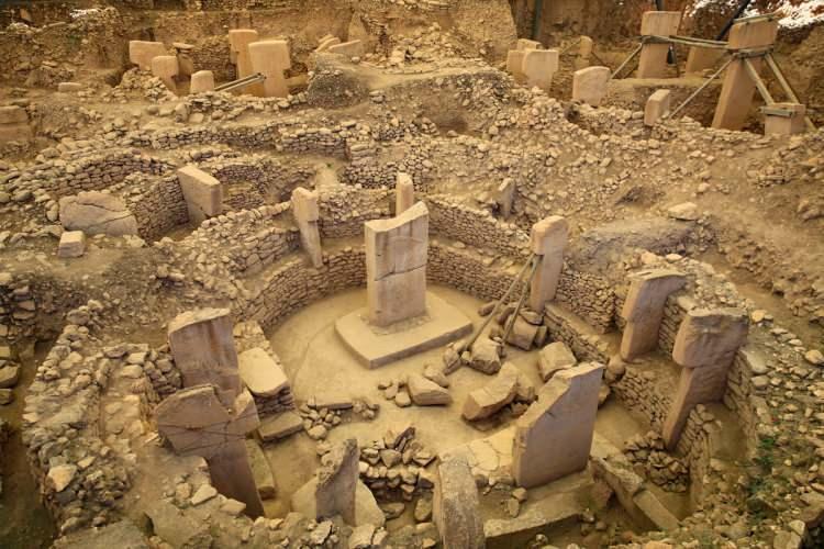 <p><strong>(Göbeklitepe)</strong></p>
