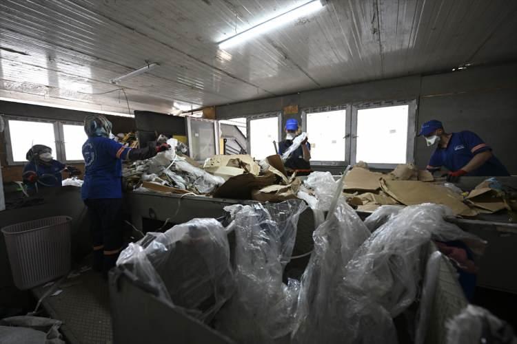 <p>Firmamızda günlük ortalama 60 ton atık geri dönüştürülüyor.</p>
