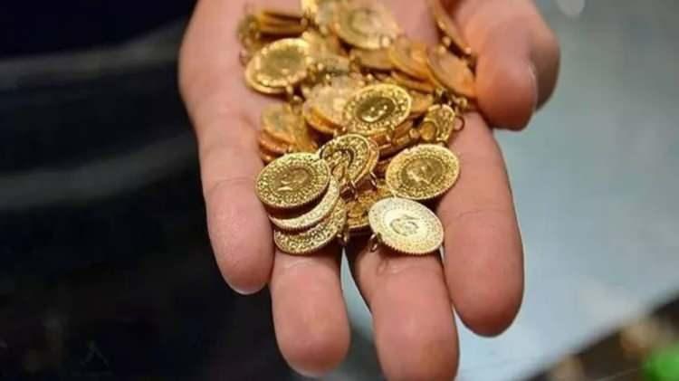 <p><strong>Enflasyondaki sakinleşme</strong></p>
<p>Küresel enflasyonda 2023'te zirve noktalara ulaşıldı. 2024'ten itibaren enflasyonist baskıların hafiflemesi bekleniyor. Enflasyonun gerilemesiyle devlet tahili faiz oranlarında da düşüş görülecek. Bu da altın gibi varlıkları göreceli olarak çekici hale getirebilir.</p>