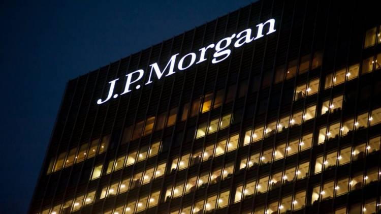 <p>JPMorgan, 2024 yılı için altın fiyatının ons başına 2 bin 315 dolar olacağını öngörüyor. Bankanın altının onsunun gelecek yıl 2 bin 504 dolara çıkacağını öngörüyor.</p>
