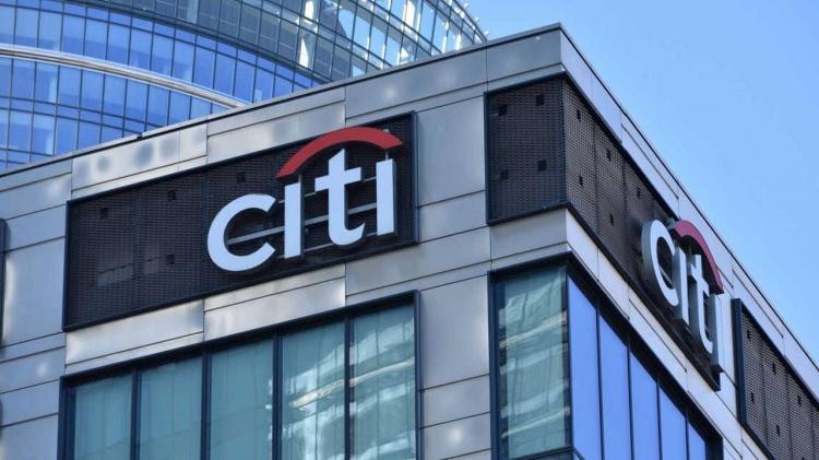 <p><strong>Citi'den 3 bin dolar öngörüsü</strong></p>
<p>Citi analistleri, altının 6-18 ay içinde 3 bin Dolara yükselebileceğini öngördü.</p>
<p> </p>