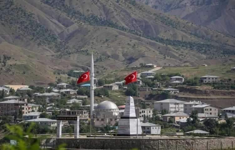 <p><strong>HAKKARİ 487</strong></p>
