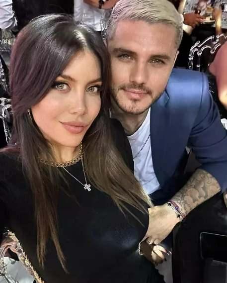 <p><strong>Galatasaray'ın Arjantinli yıldızı Mauro Icardi'nin eşi Wanda Nara, servet değerindeki bir oda dolusu çantalarını gözler önüne serdi. </strong></p>

<p> </p>
