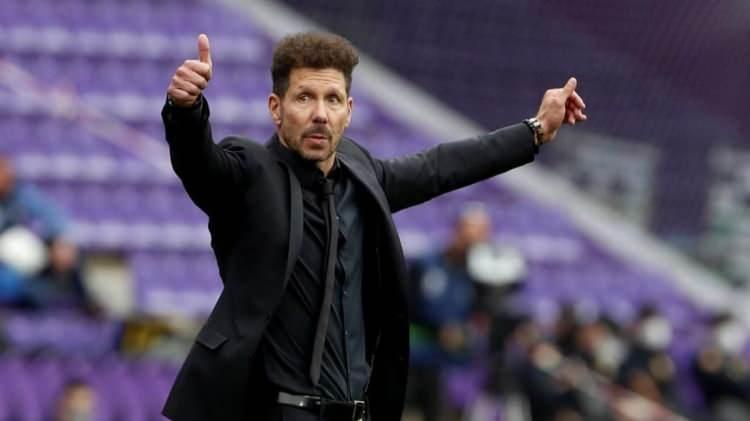<p><strong>ZİRVE SİMEONE'NİN</strong><br />
<br />
İngiliz basınında <strong><em>Daily Maily'nin haberine göre; </em></strong>En çok maaş alan teknik direktör Atletico Madrid'den Diego Simeone oldu. İspanyol ekibi Simeone'ye yıllık 30 milyon euro ödüyor.<br />
</p>