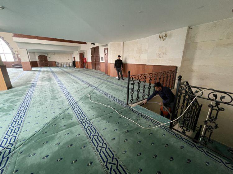 <p><strong>Büyükşehirlerde Namaz Saatleri</strong></p>
<p><strong>Ankara: </strong>05.54<br />
<strong>İstanbul:</strong> 06.07<br />
<strong>İzmir: </strong>06.21</p>