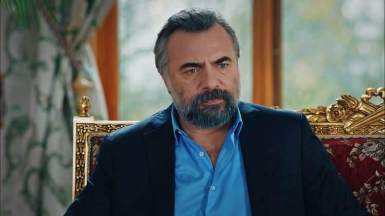 <p>Ancak Eşkiya Dünyaya Hükümdar Olmaz'da Hızır Çakırbeyli rolüyle tekrar gönülleri fethetti.</p>
<p> </p>