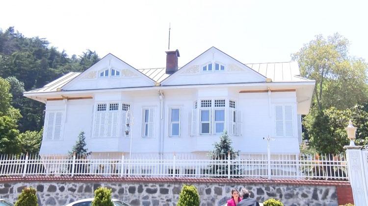<p>Polis çalınan bir miktar parayı da ele geçirdi. Olayın firari şüphelilerini yakalamak ve paranın geri kalanını bulmak için operasyonlar sürüyor.</p>
<p> </p>