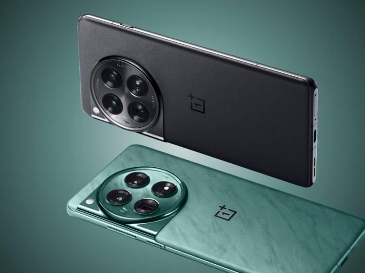 <p><span style="color:#B22222"><strong>6) ONEPLUS 12</strong></span></p>