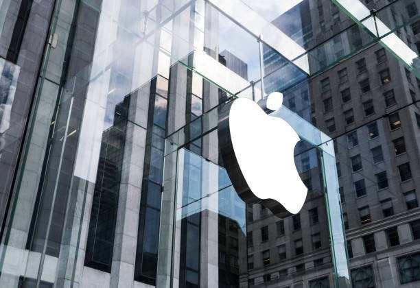 <p><span style="color:#B22222"><strong>1)  APPLE  |  TEKNOLOJİ ŞİRKETİ</strong></span></p>
