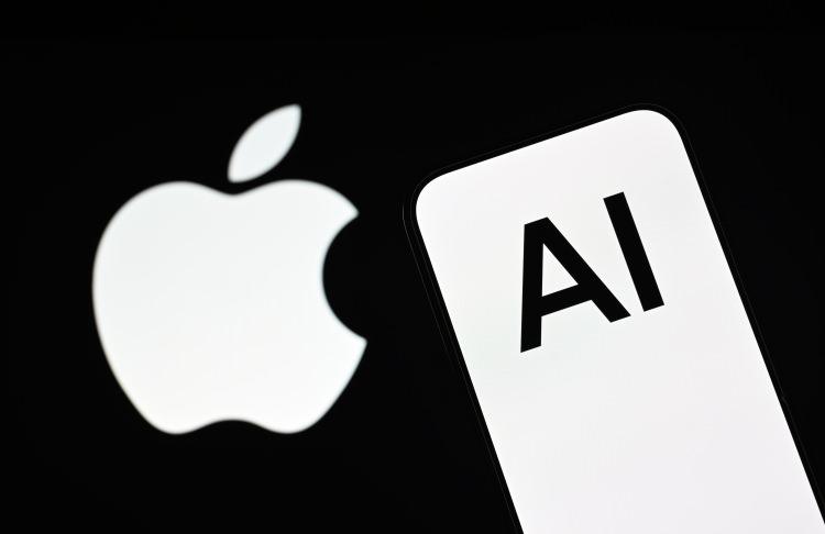 <p><span style="color:#B22222"><strong>HISSE SENETLERI YÜZDE 7'DEN FAZLA ARTTI</strong></span></p>
<p> </p>
<p>Apple, hafta başında "Apple Intelligence" adını verdiği yeni yapay zeka teknolojisini tanıtmış, akıllı kişisel asistanı Siri'ye sohbet robotu ChatGPT'nin entegrasyonu için OpenAI ile ortaklık yaptığını duyurmuştu.</p>