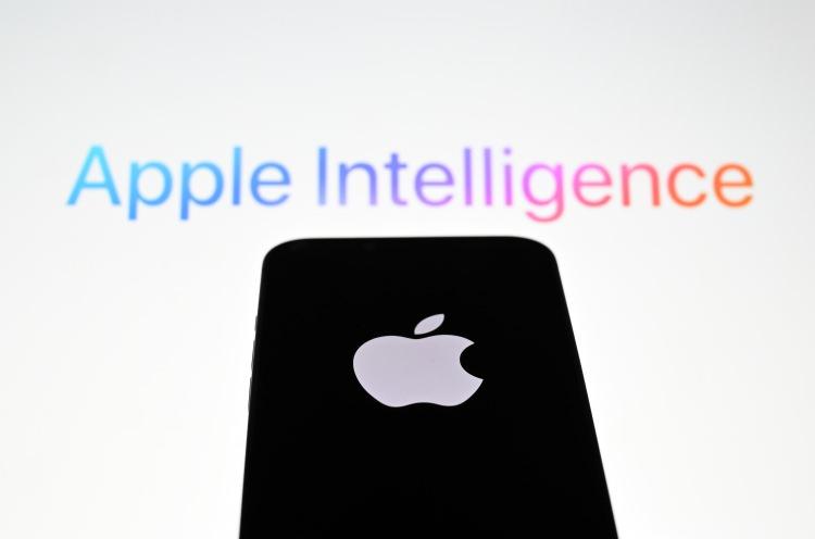 <p>Yeni yapay zeka hamlelerini açıklamasının ardından Apple'ın hisseleri salı günü yüzde 7'den fazla artmıştı.</p>
